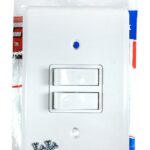 2453 - Interruptor e tomada com placa branca-01 unidade